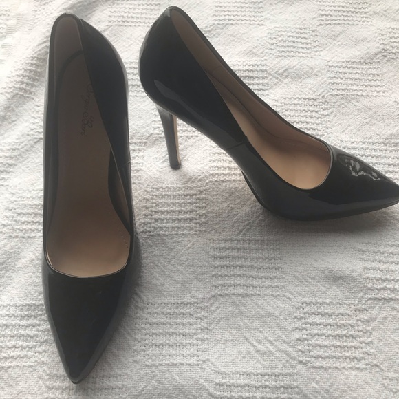 Sergio Bari black leather paten 5” heels, size 9 - Picture 3 of 3